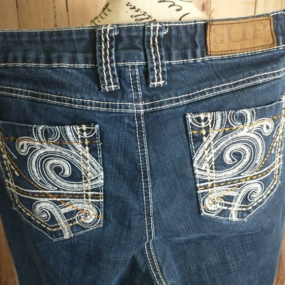 Cowgirl up jeans 31/32 embroidered pockets - Picture 2 of 3